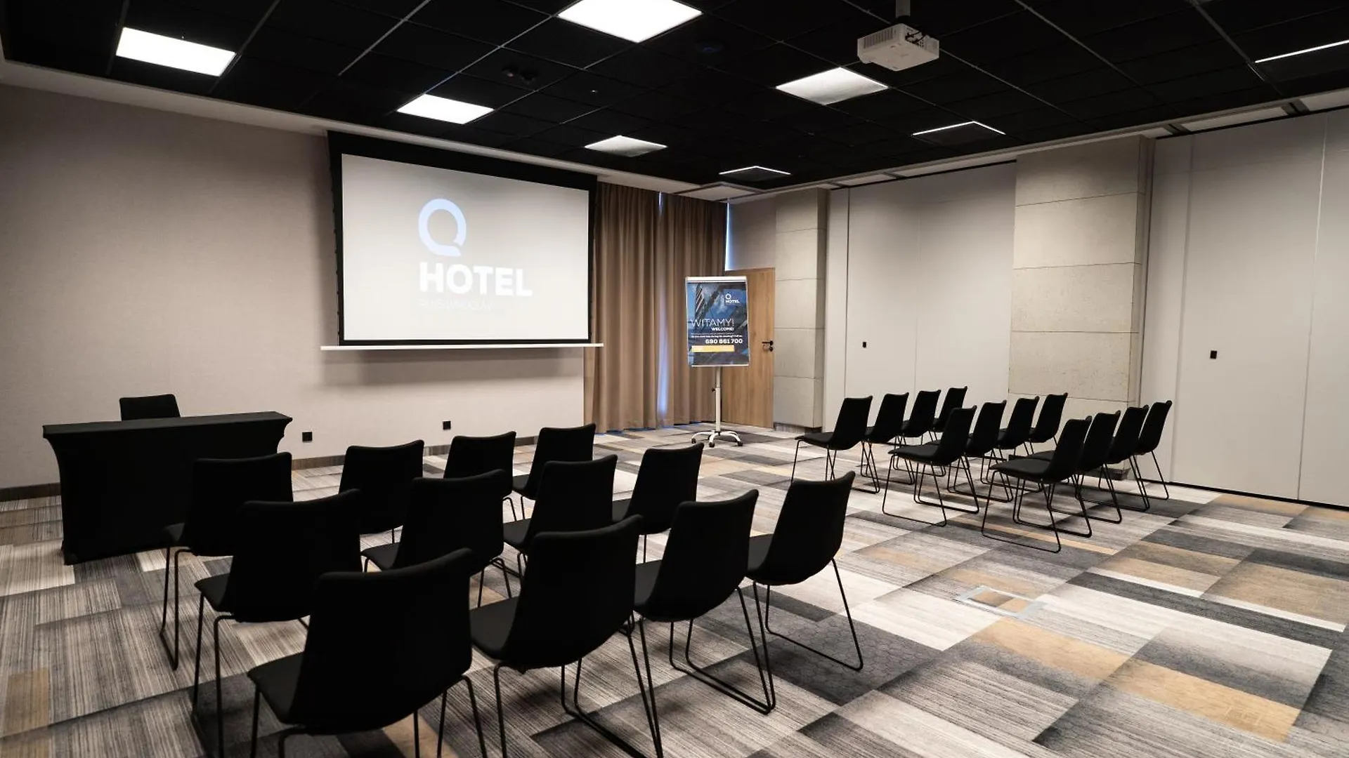 Q Hotel Plus Wrocław 4*,  Polen